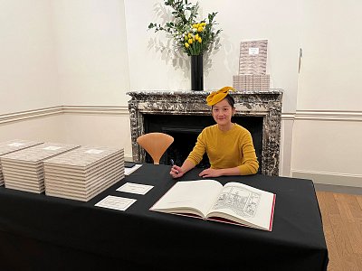 Christelle Téa signe son livre à la Fondation Custodia, le 12 décembre 2023